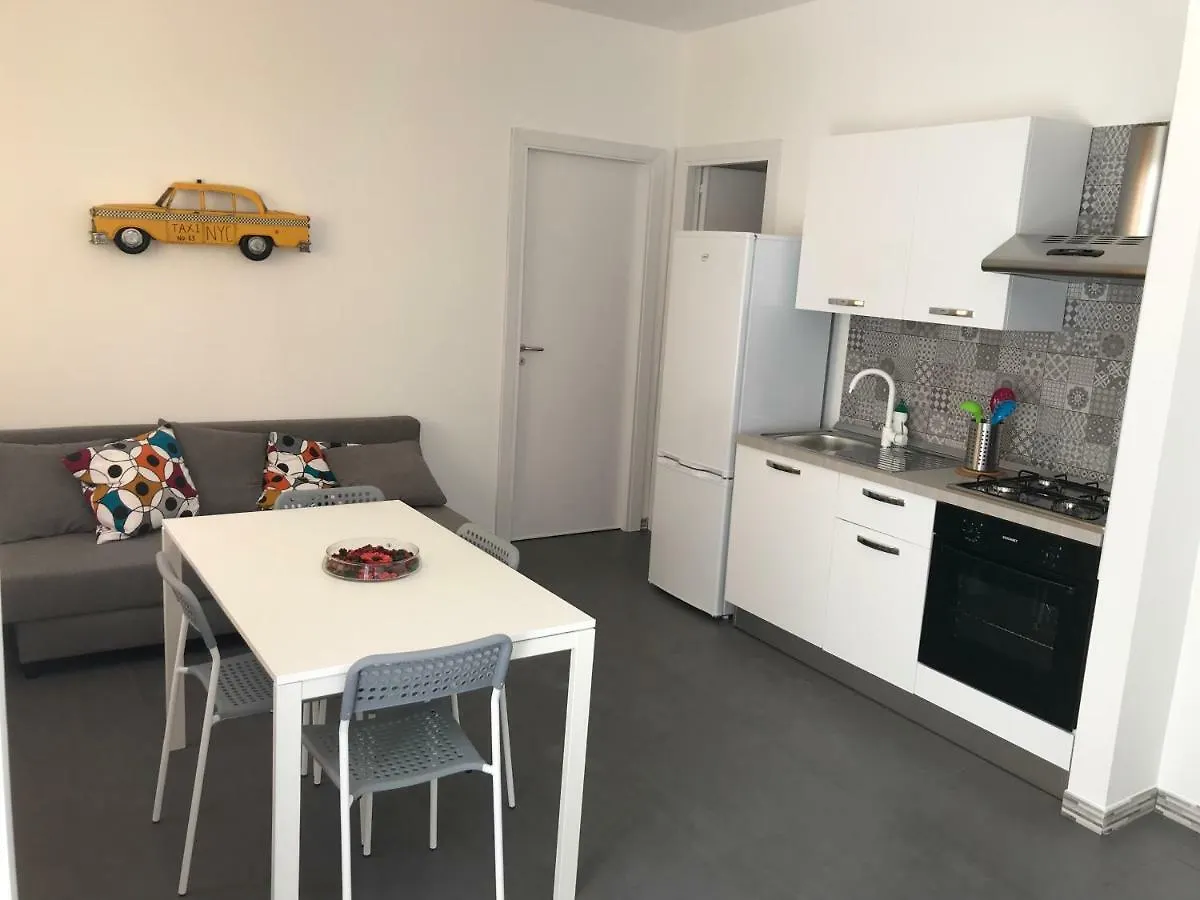 Riviera Lanterna Villa Scoglitti 0*,  Italien